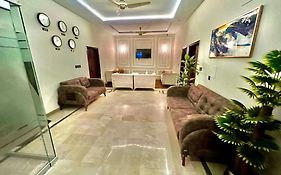 Bnb Royal Inn Family-Stadium-Karsaz-Airport